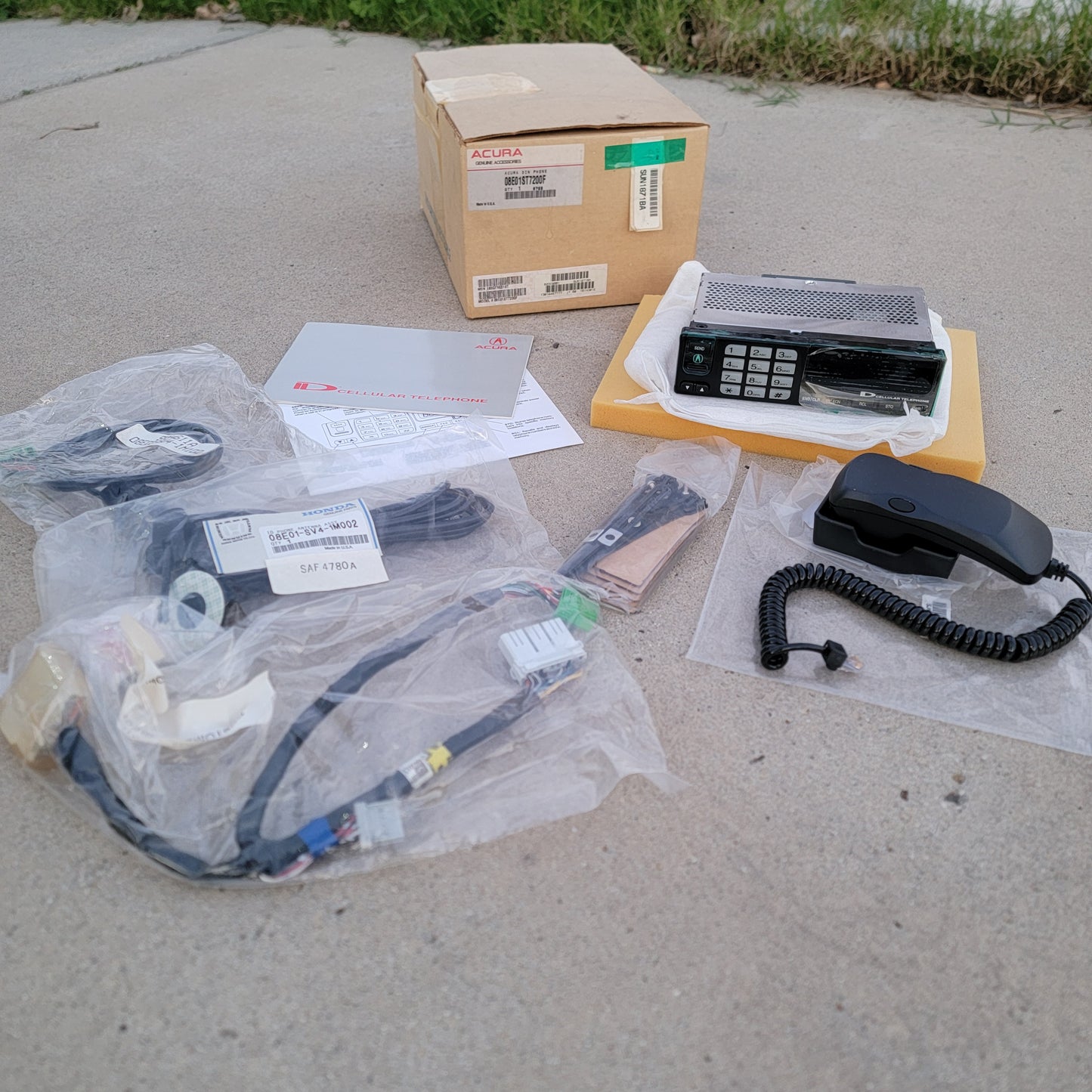 NOS 90's Acura cellular telephone set
