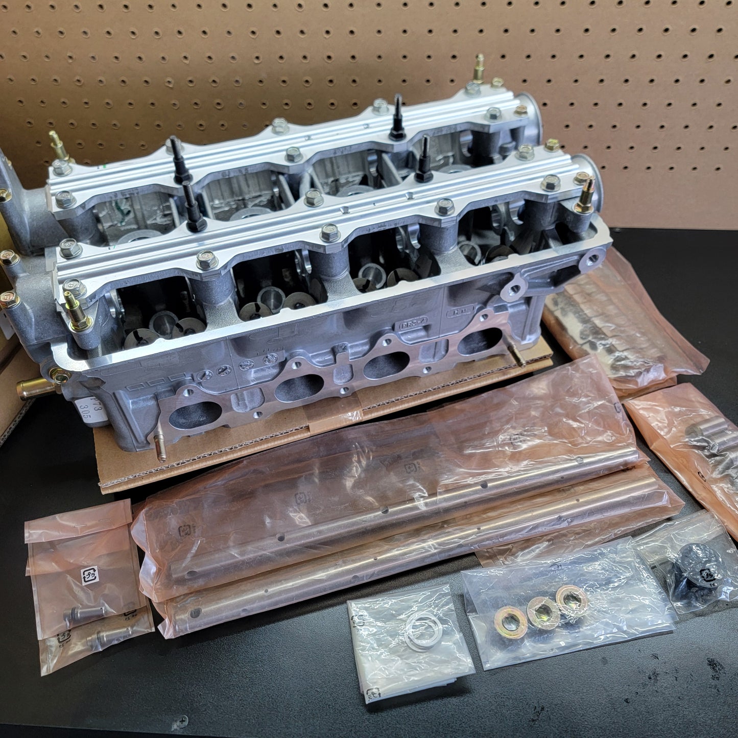 NOS Integra Type R B18C5 Cylinder head 10003-P73-305
