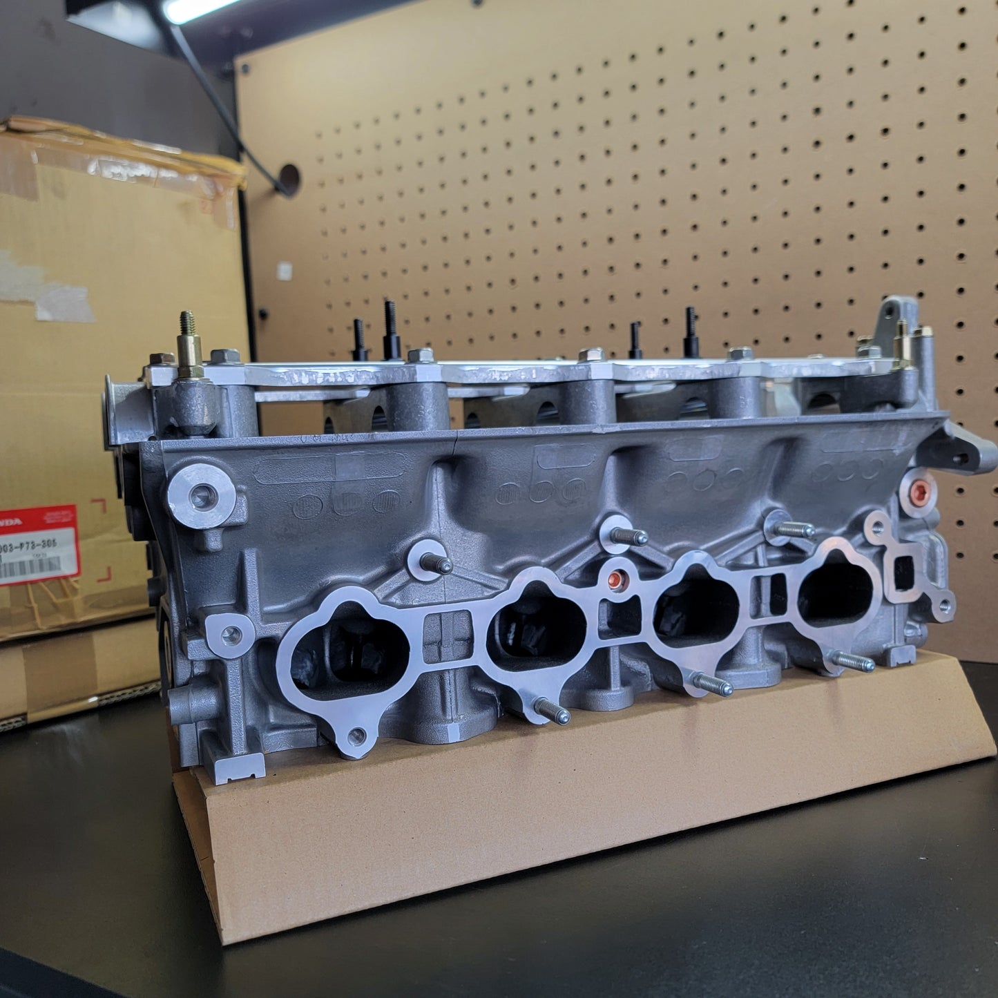 NOS Integra Type R B18C5 Cylinder head 10003-P73-305