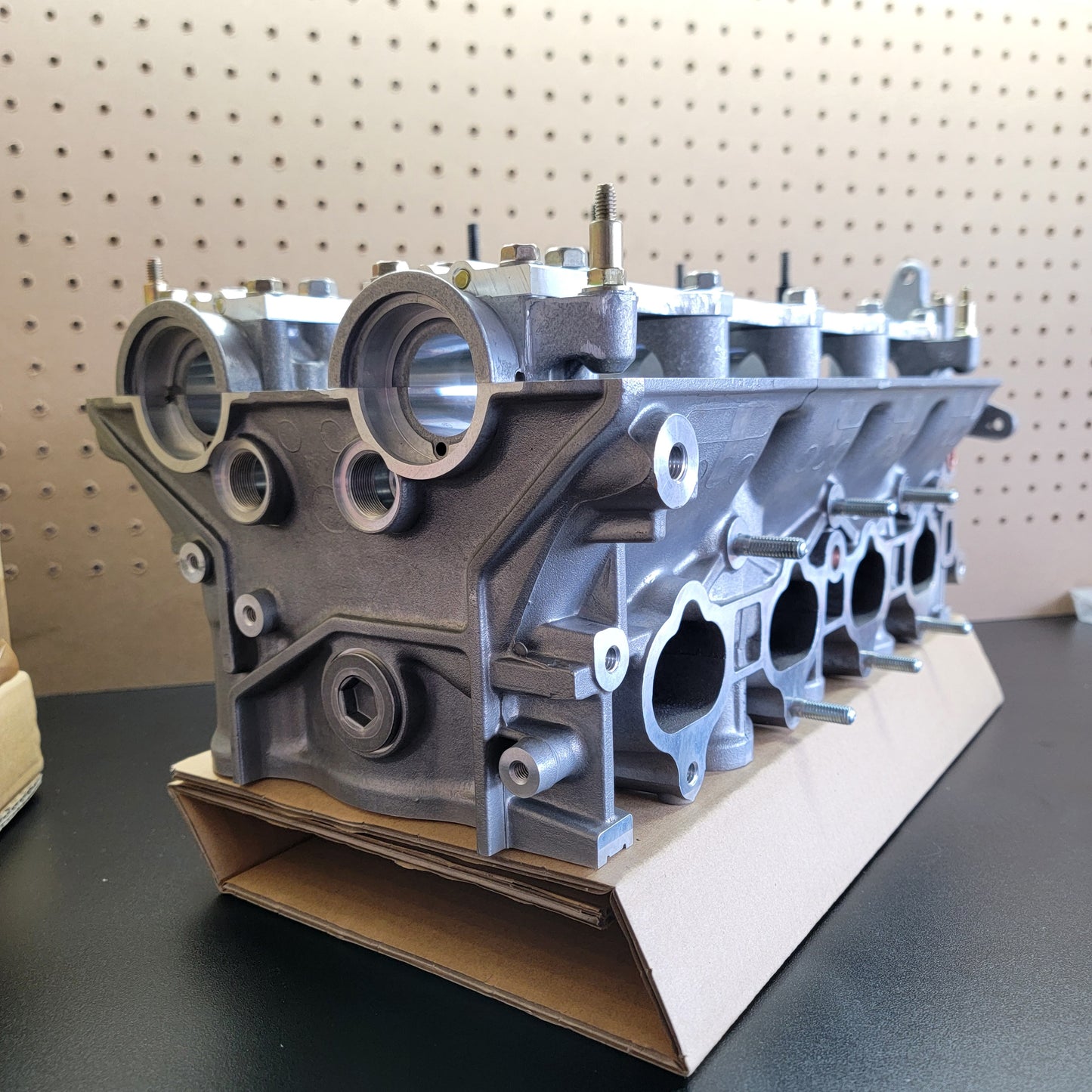 NOS Integra Type R B18C5 Cylinder head 10003-P73-305