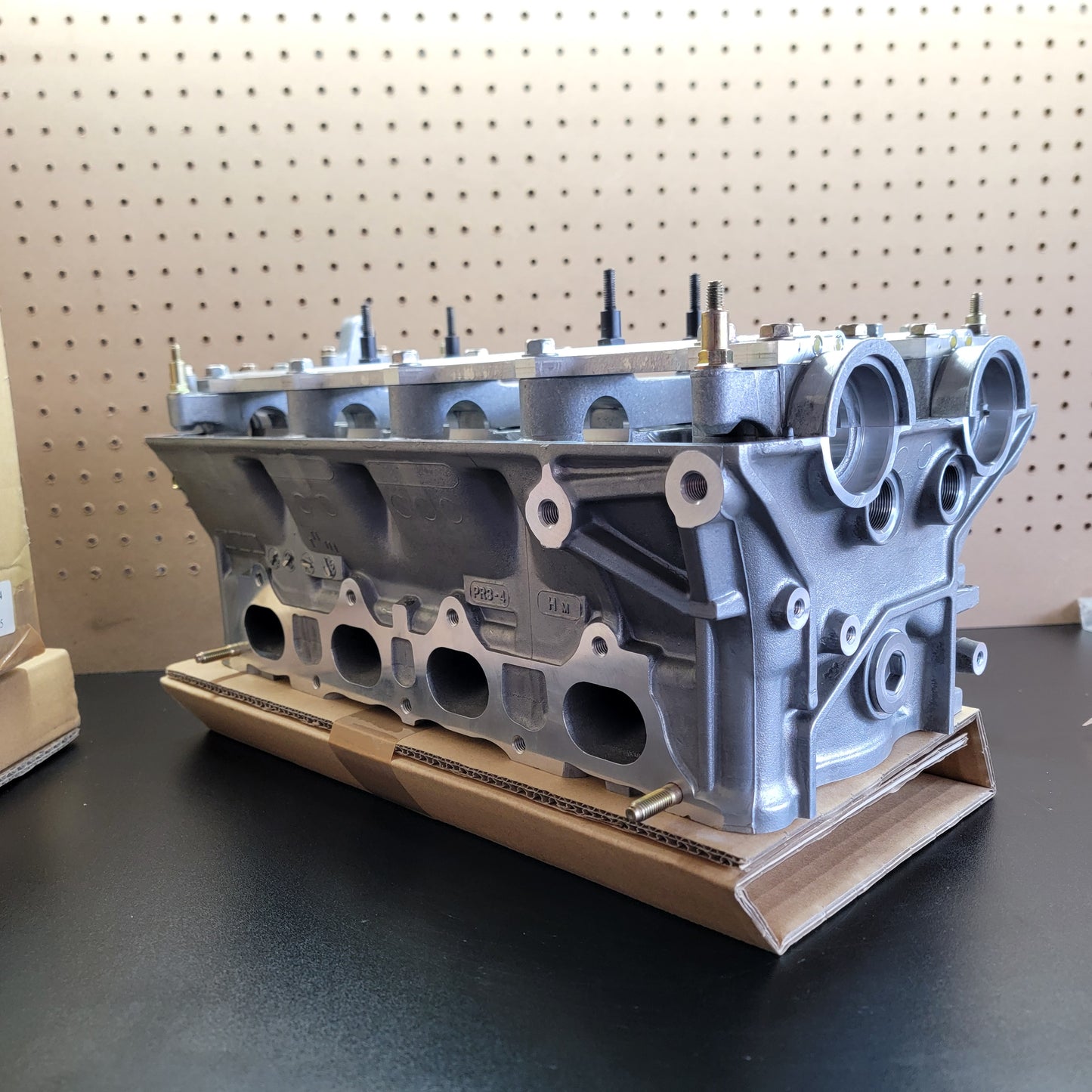 NOS Integra Type R B18C5 Cylinder head 10003-P73-305