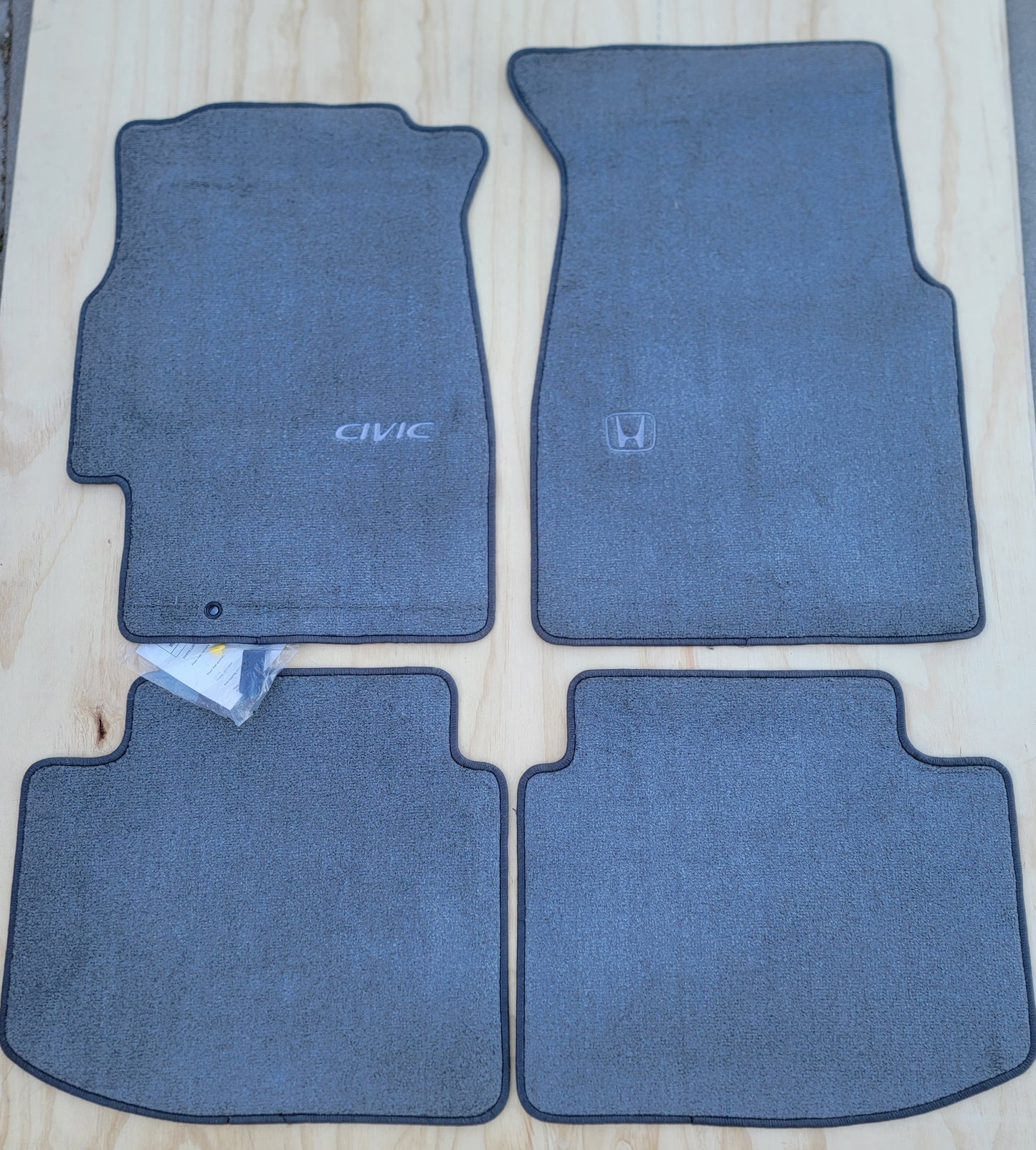 NOS 1996-2000 Honda Civic Floor mats NH264L