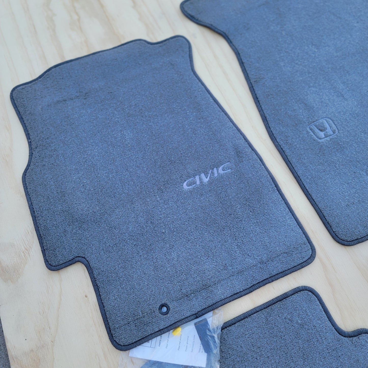 NOS 1996-2000 Honda Civic Floor mats NH264L